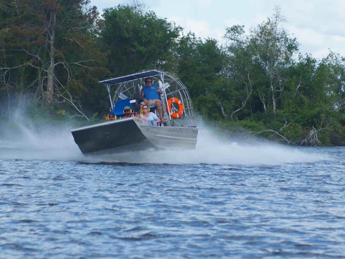 a small boat in a body of water