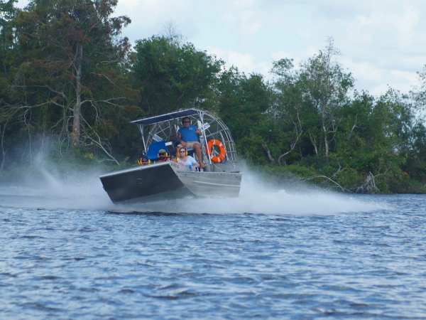 a small boat in a body of water